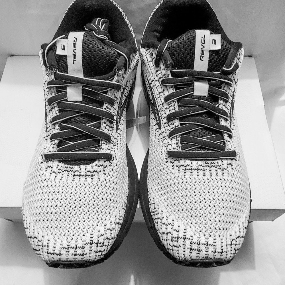 Men's Brooks Revel 3 Running Shoes Sz 8